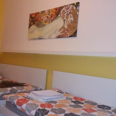 Geraeumige Zentrumsnahe Altbauwohnung Wien Ngoại thất bức ảnh