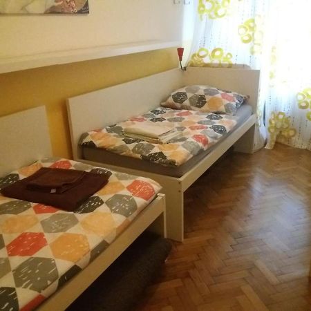 Geraeumige Zentrumsnahe Altbauwohnung Wien Ngoại thất bức ảnh
