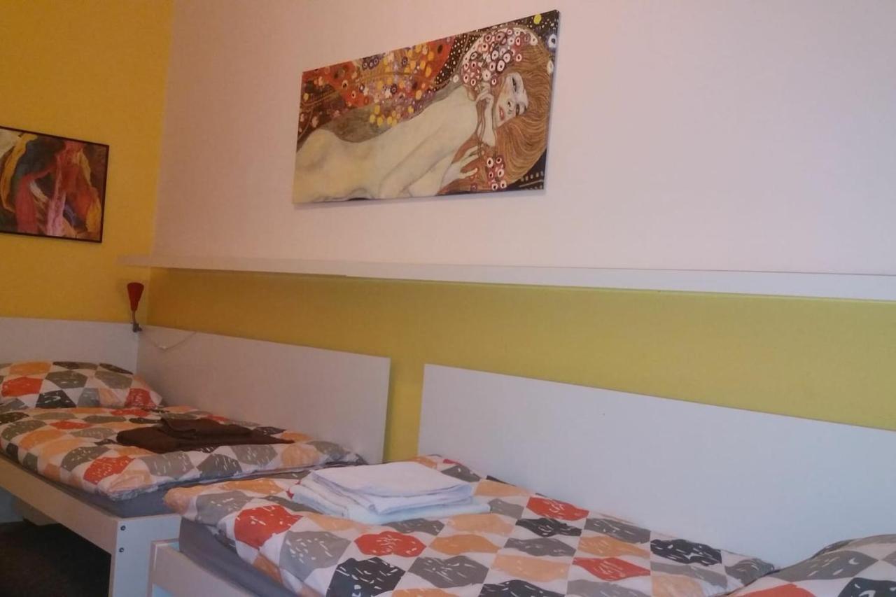 Geraeumige Zentrumsnahe Altbauwohnung Wien Ngoại thất bức ảnh
