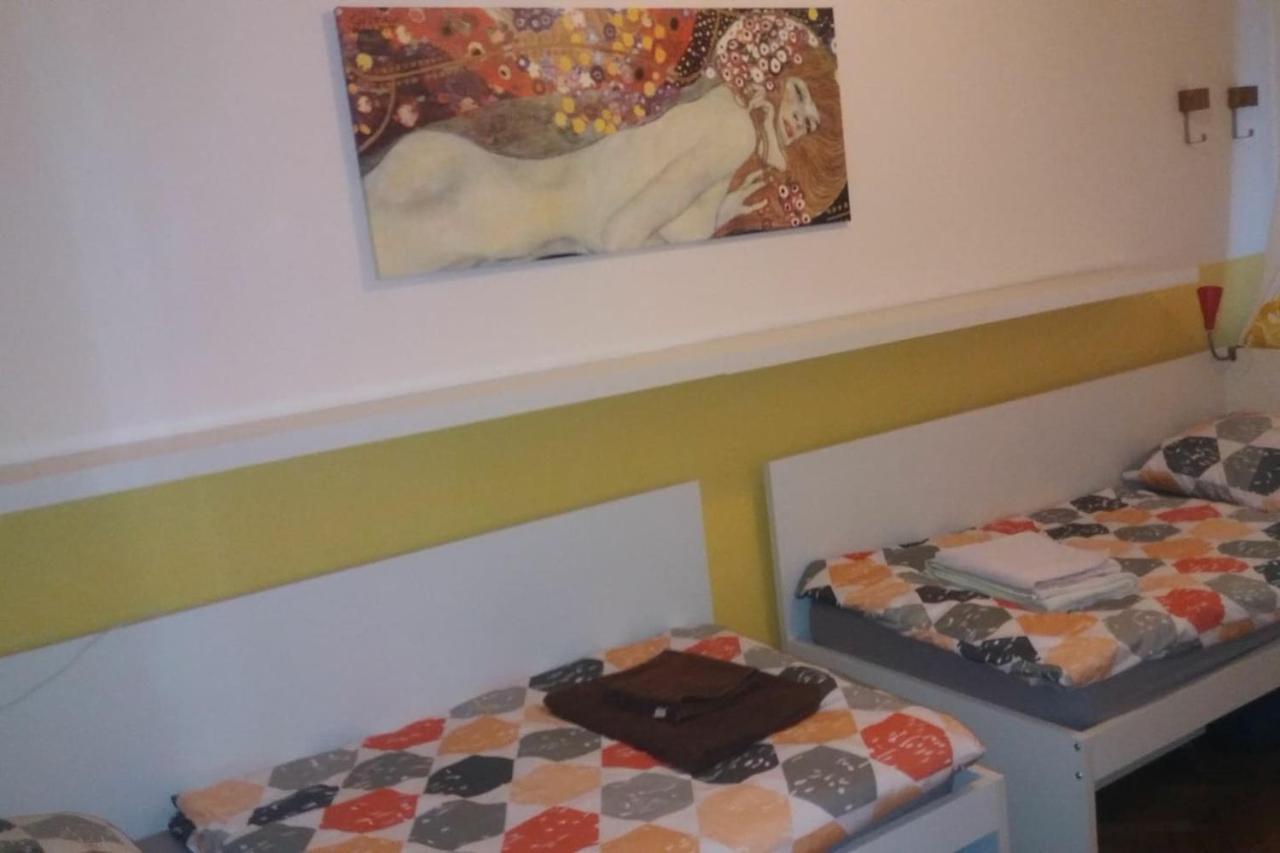 Geraeumige Zentrumsnahe Altbauwohnung Wien Ngoại thất bức ảnh